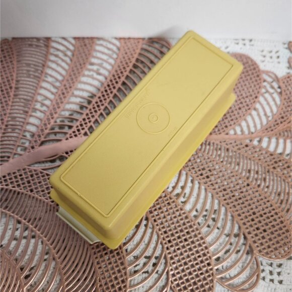 Vintage Tupperware Harvest Gold Butter Dish w/ Lid Yellow - Picture 2 of 7